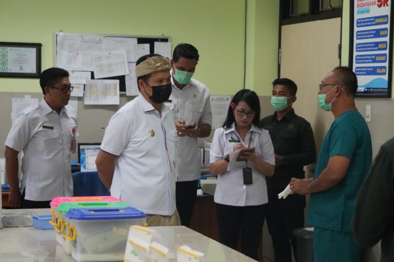 Pastikan Pelayanan Optimal, Bupati Kembang Turun Langsung Sidak RSU Negara
