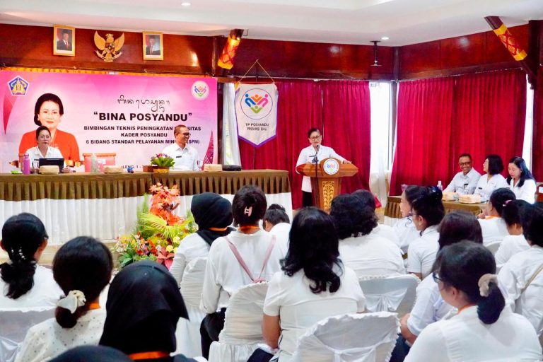 Ny. Putri Koster Buka Bimtek Bina Posyandu untuk Penguatan Kapasitas Kader di Buleleng