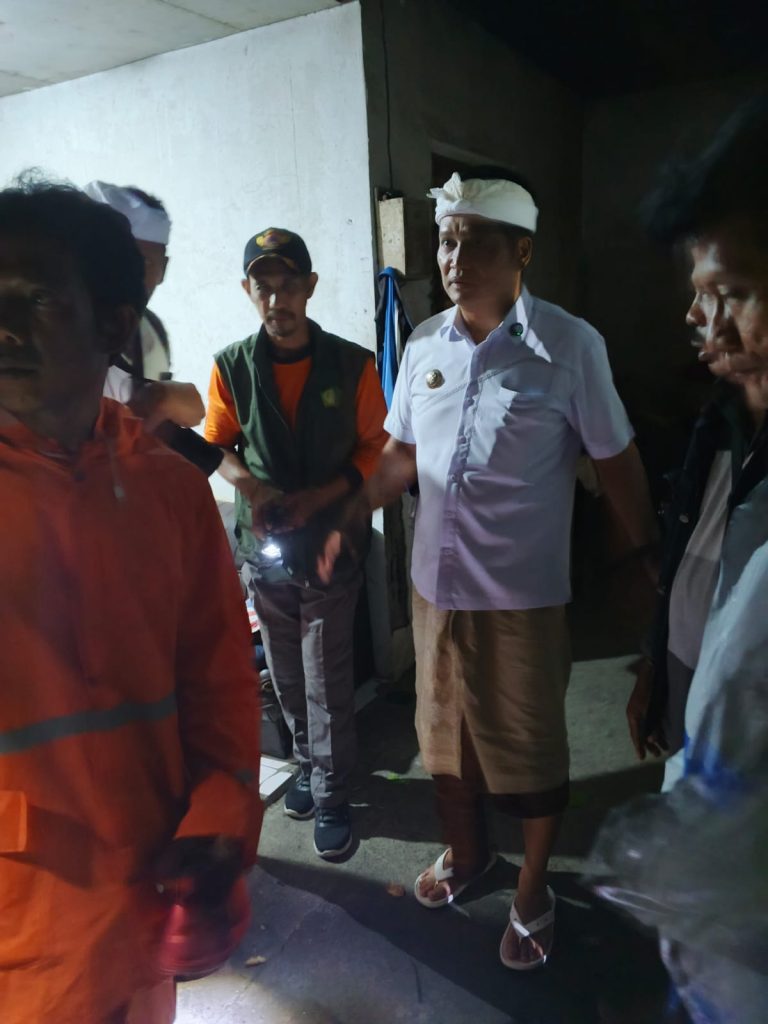 Terjang Wilayah Tembles, Angin Puting Beliung Rusak Atap Rumah Warga
