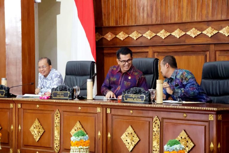 Fraksi-Fraksi DPRD Bali Sampaikan Pemandangan Umum Masa Persidangan II Tahun Sidang 2025–2026