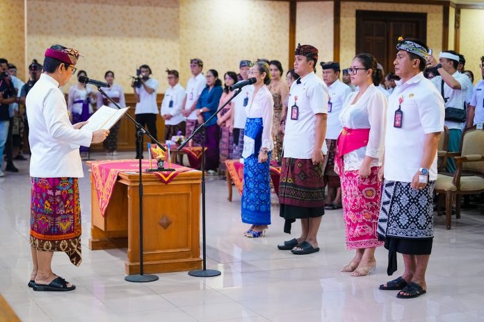 Lantik Pejabat Pemkab Badung (1)