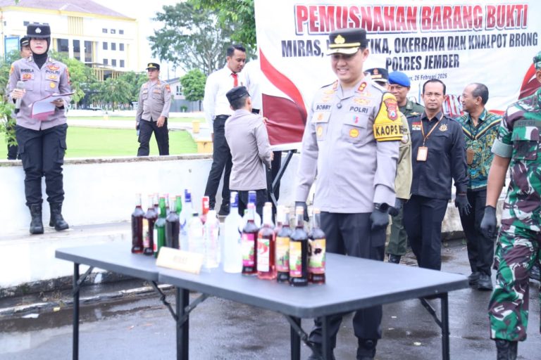 Polres Jember dan Forkopimda Musnahkan Ribuan Miras dan Narkotika, Tegaskan Komitmen Jaga Kekhusyukan Ramadhan