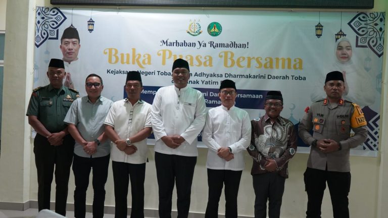Forkopimda Buka Puasa Bersama Kejari Toba