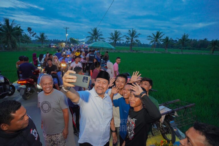 Bupati Batu Bara Tinjau Sawah Viral Bahagia, Dorong Penguatan Ekonomi Kreatif Desa