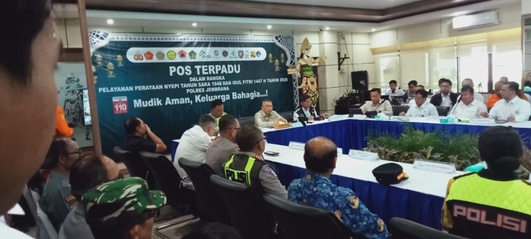 Tinjau Pelabuhan Gilimanuk, Menhub Beri Arahan