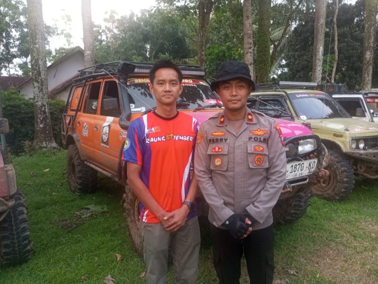 Polres Jember dan Komunitas Raung 4×4 Salurkan 75 Paket Sembako ke Wilayah Terpencil