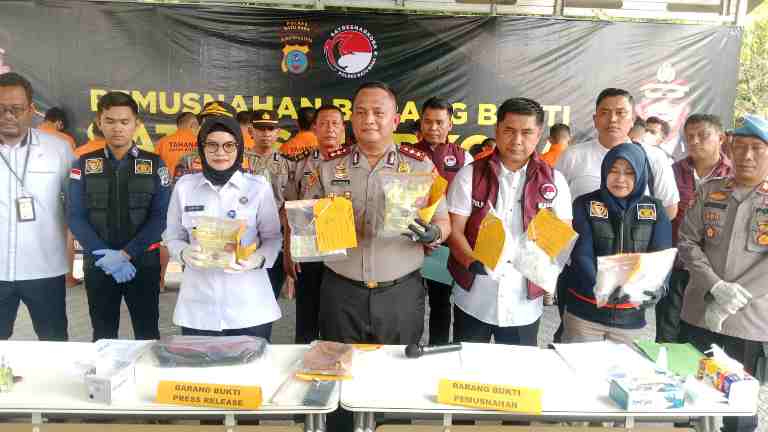 Dua Kurir Sabu 2 Kg Diringkus di Tol Amplas, Satres Narkoba Polres Batu Bara Lakukan Pengejaran Dramatis