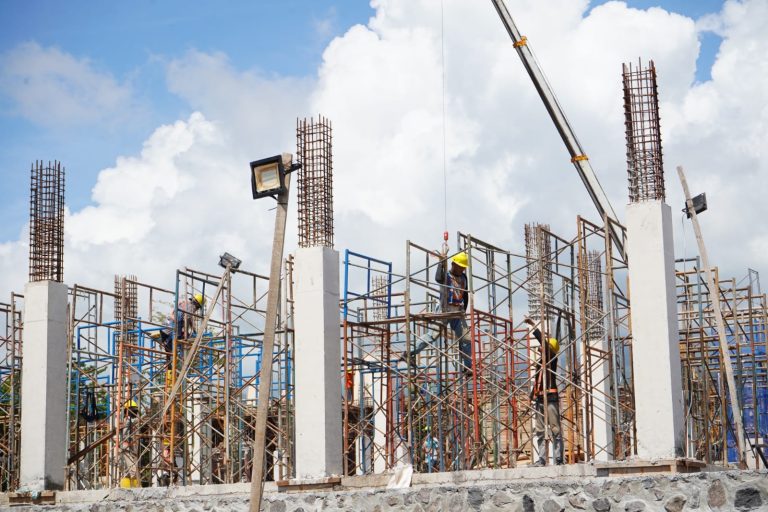 Wagub Giri Prasta Dampingi Kepala Staf Kepresidenan RI Tinjau Pembangunan Sekolah Rakyat di Karangasem
