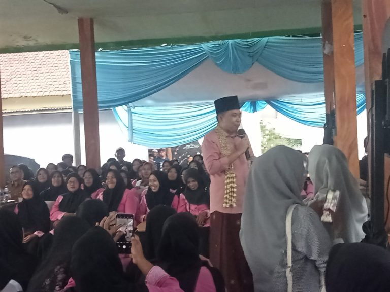 Bupati Jember Silaturahmi dengan RT/RW dan Kader Posyandu di Lampeji, Bahas Insentif dan Penguatan Peran Desa