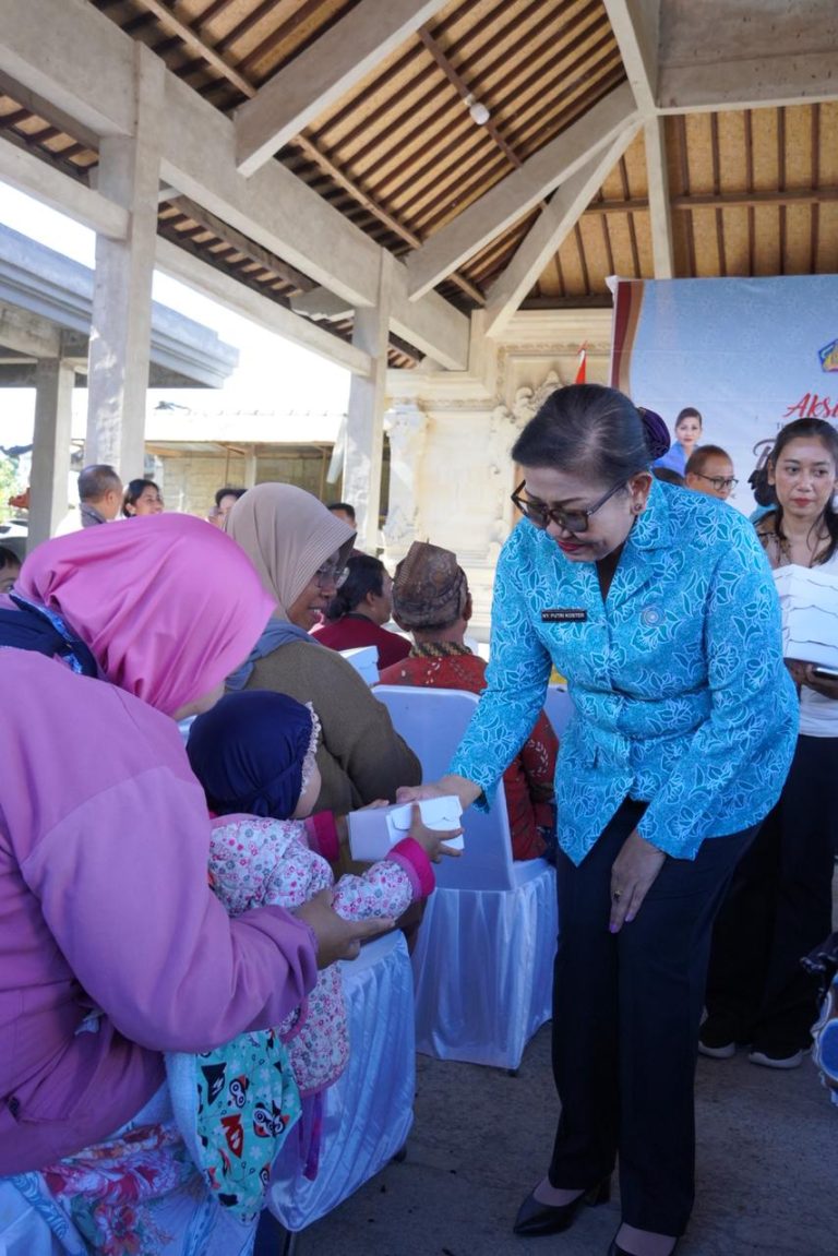 Sasar Tiga Desa di Kintamani, Ketua TP PKK Bali Dorong Kesadaran Kesehatan dan Pengelolaan Sampah