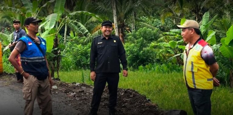 Made Parnawa Kawal Ketat Proyek Pengaspalan Demi Kualitas dan Manfaat Maksimal Untuk Masyarakat