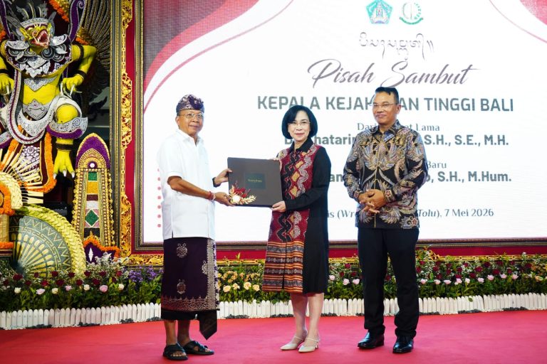 Pisah Sambut Kajati Bali, Gubernur Koster Komitmen Pererat Sinergi Kawal Pembangunan dan Penegakan Hukum