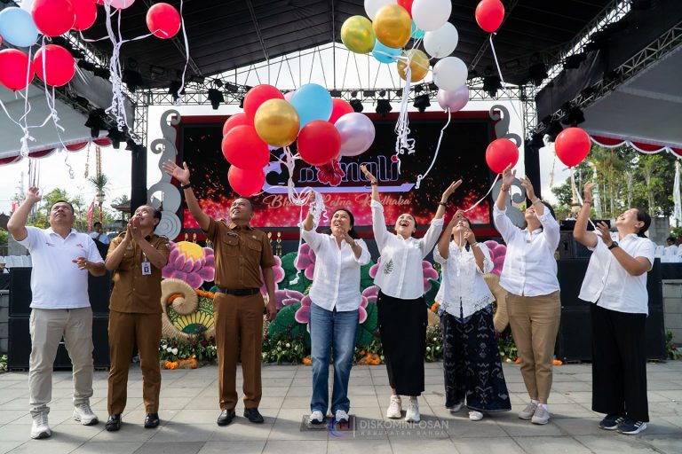 Semarak HUT Bangli ke-822. Ny. Sariasih Sedana Arta Buka Lomba Mewarnai dan Pentas Kreativitas PAUD