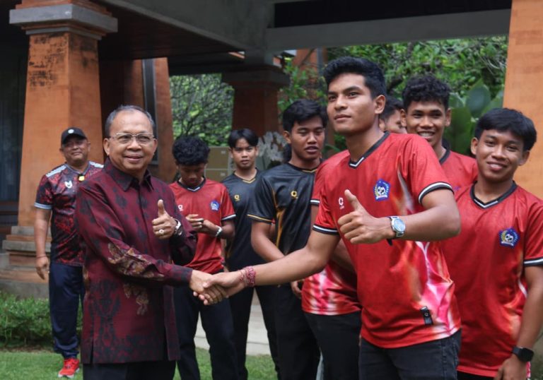 Gubernur Koster Dukung Kiprah PS Badung di Liga 4 Nasional, Minta Jaga Kondisi dan Junjung Profesionalisme