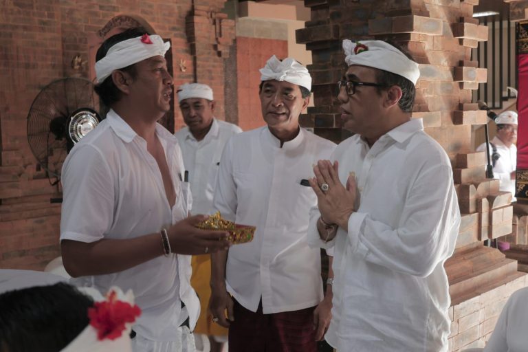 Walikota Denpasar Jaya Negara Ngupasaksi Pemelaspasan Gedung Serbaguna Banjar Batanpoh, Sanur Kaja