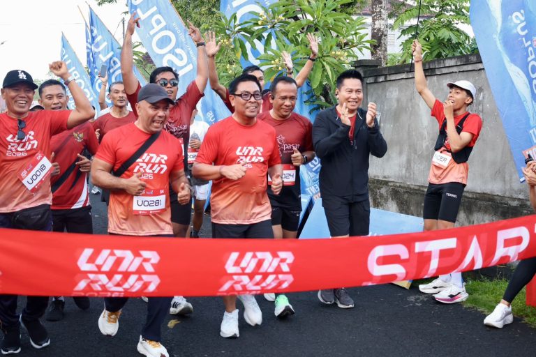 Wawali Arya Wibawa Lepas Peserta UNR RUN 2026, Semarakkan Dies Natalis ke-47 Universitas Ngurah Rai