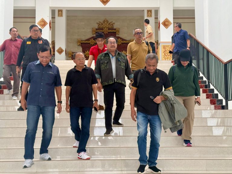 Gubernur Koster Bersama Masyarakat Kawasan Turyapada Tower Sepakati Pembebasan Lahan sesuai Aturan