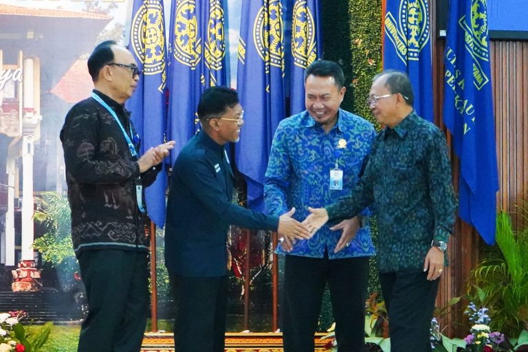 Bicara di Depan Akademisi Perikanan dan Kelautan se Indonesia, Gubernur Koster Promosi Garam Tradisional Bali