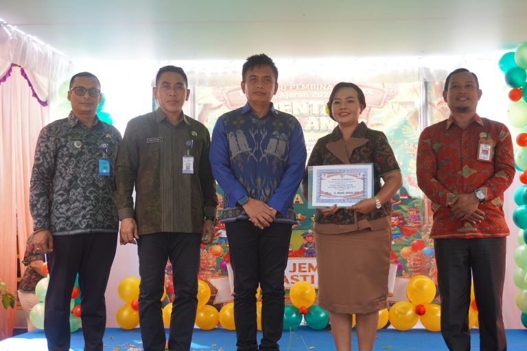 Hadiri Pentas Seni dan Pelepasan Siswa TK Negeri Pembina Melaya, Wabup Ipat Ingatkan Pentingnya Pendidikan Karakter Sejak Dini