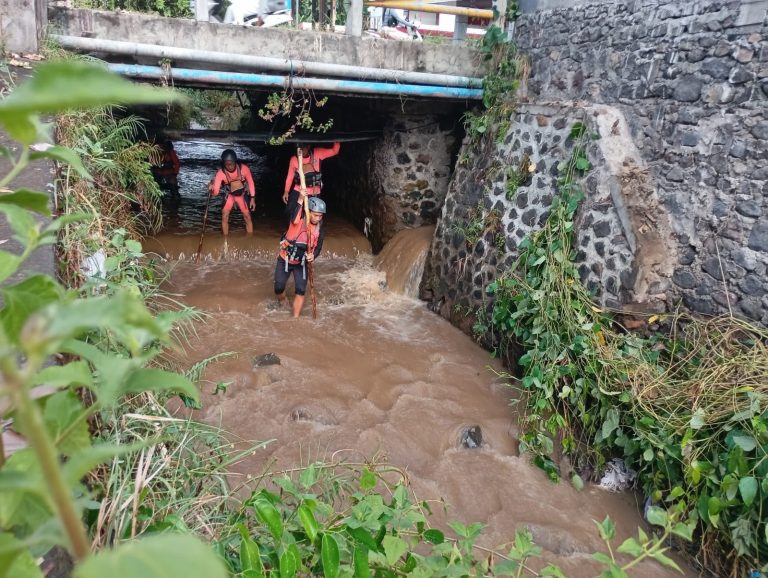 Banjir Terjang Perumahan di Buleleng, Ricardo Razaq Alghivieri Hilang Terseret Arus Sungai