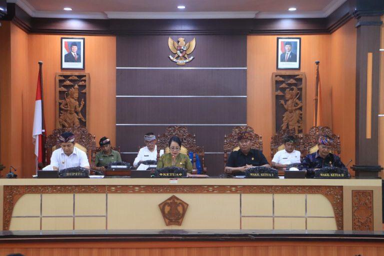 Rapat Paripurna DPRD, Bupati Kembang Tegaskan Opini WTP Bukan Akhir, Melainkan Amanah Sejahterakan Warga Jembrana