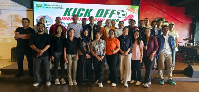 Puluhan Jurnalis Dibekali Ilmu Penulisan Sepakbola di Bali