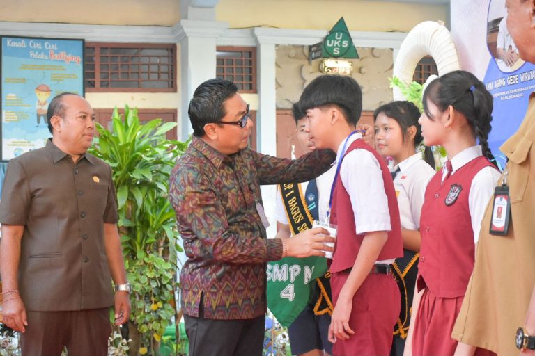 Wawali Arya Wibawa Buka MPLS Serentak 2026, Tekankan Sekolah Aman, Inklusif, dan Bebas Perundungan