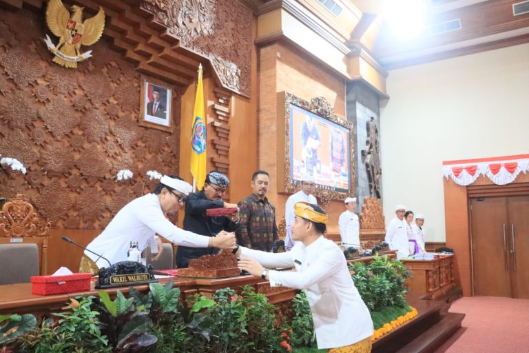 Seluruh Fraksi DPRD Sepakati Ranperda Pertanggungjawaban APBD 2025, Pemkot Denpasar Ajukan KUA-PPAS 2027