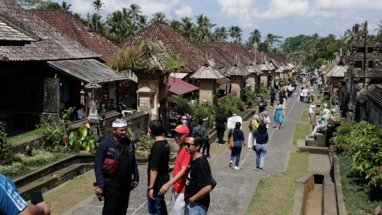 Undiksha Dukung Transformasi Digital Desa Wisata Penglipuran melalui Smart Sustainable Edutourism Berbasis AR