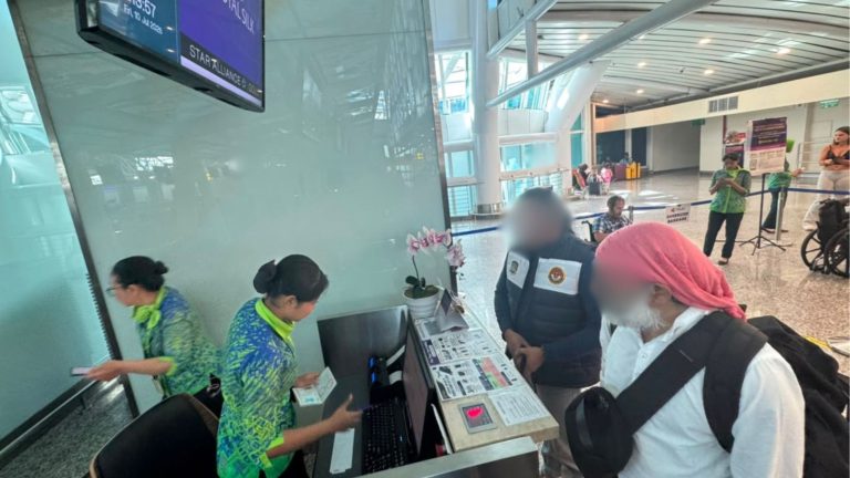 Tegaskan Komitmen Penegakan Hukum Keimigrasian, Imigrasi Singaraja Deportasi Tiga WNA