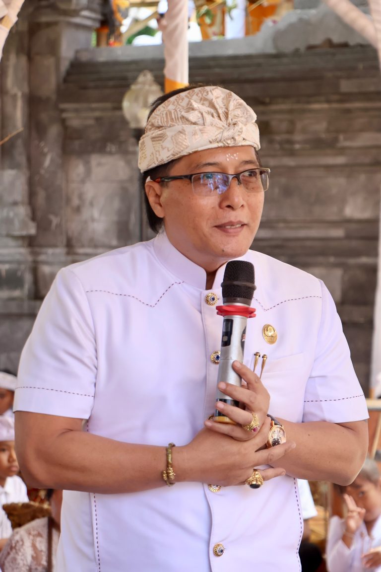 Wakil Gubernur Bali Nyoman Giri Prasta Ajak Warga Jembrana Miliki Taman Bali Banten