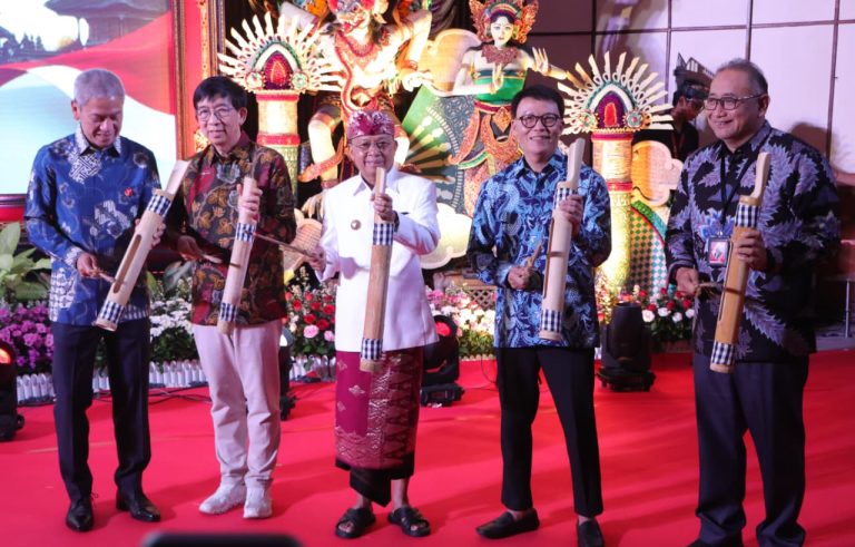 Gubernur Koster Dorong Kolaborasi Teknologi dan Pendidikan Untuk Perkuat SDM Unggul 