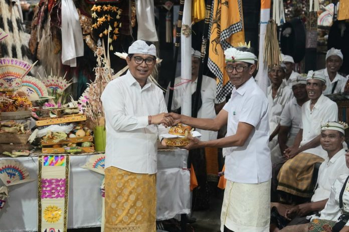 Karya Piodalan di Pura Arya Wang Bang Pinatih (1)
