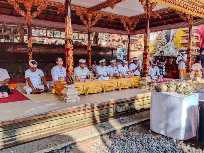 Padudusan Agung di Pura Dalem Desa Adat Ambengan (3)