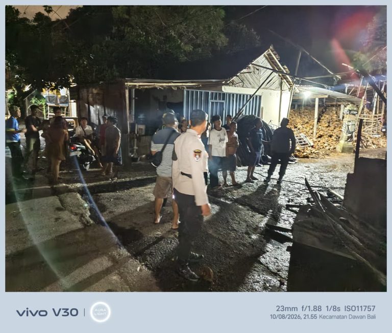 Kebakaran Sabut Kelapa di Gunaksa, Api Berhasil Dipadamkan