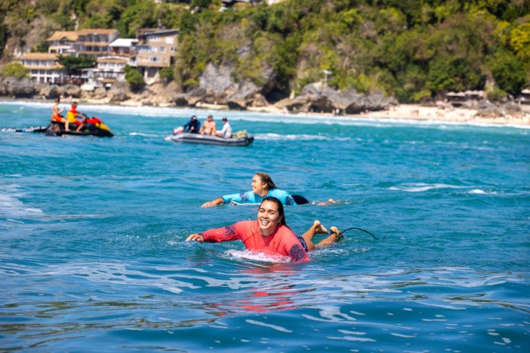 Surfer Undangan Panaskan Padang Padang Jelang Rip Curl Cup 2026