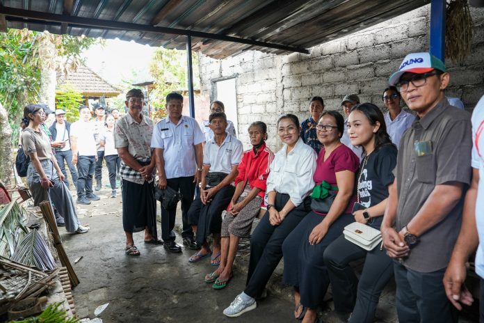 Serahkan Bantuan Modal Usaha (3)