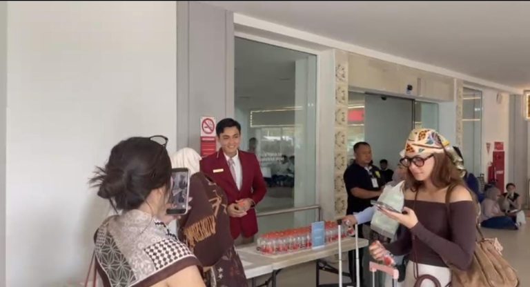 Gunung Anak Krakatau Erupsi, 13 Ribu Penumpang di Bandara Ngurah Rai Terdampak