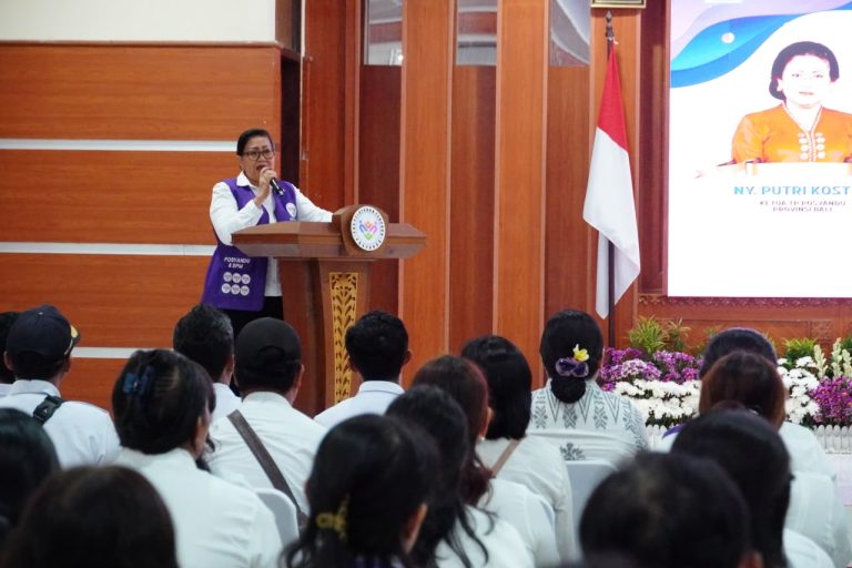 Dari Kesehatan hingga Sosial, Ny. Putri Koster Dorong Posyandu Perkuat Pelayanan Masyarakat
