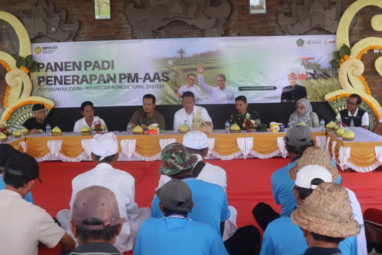 Dorong Hasil Panen Melimpah, Bupati Kembang Ajak Petani Maksimalkan PM-AAS