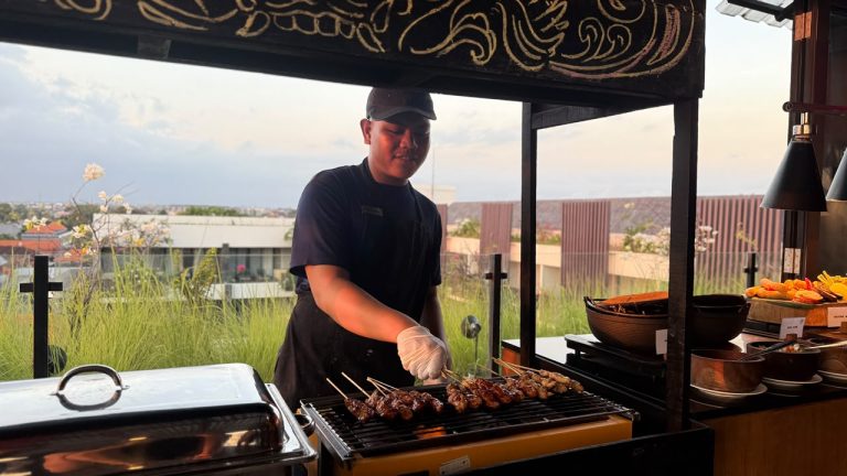 Nikmati Sunset Seminyak Sambil Menjelajahi Perpaduan Bir dan Kuliner Bali di Oktoberfest Four Points Seminyak