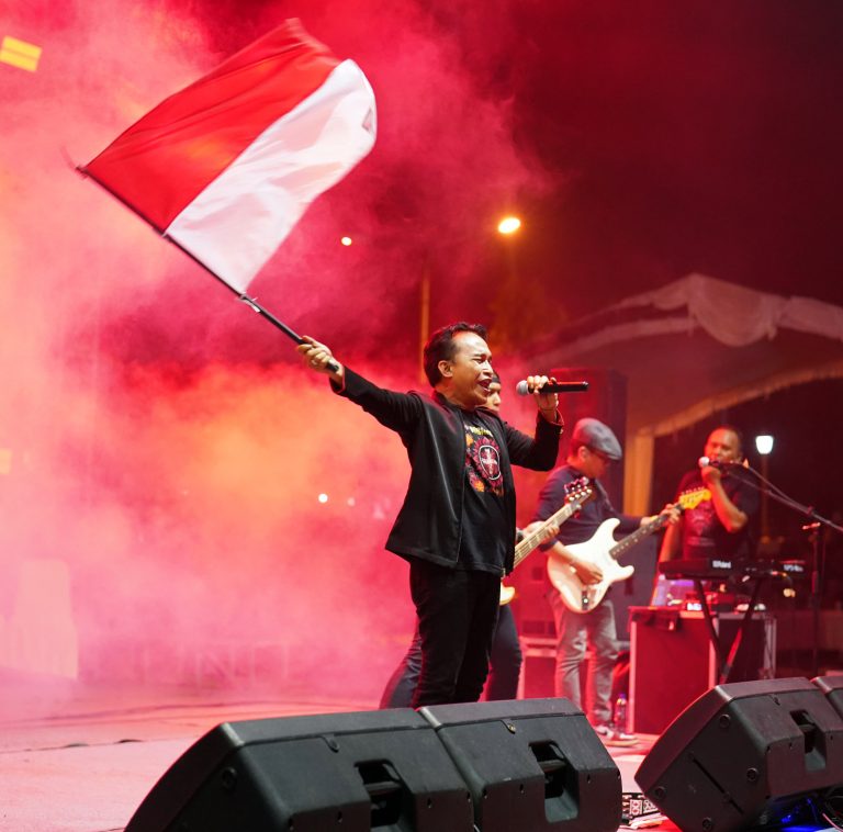 Aksi Panggung [XXX] Band Ultah ke – 23 Meriahkan Festival Budaya 3 di Lampung
