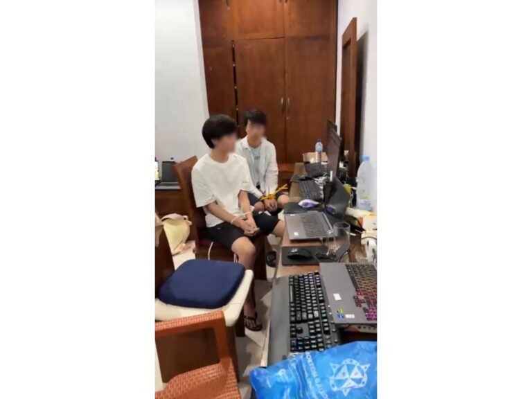 21 WNA Digerebek Jadi Operator Situs Judi Online Internasional , Imigrasi Sita 92 Perangkat di Kuta